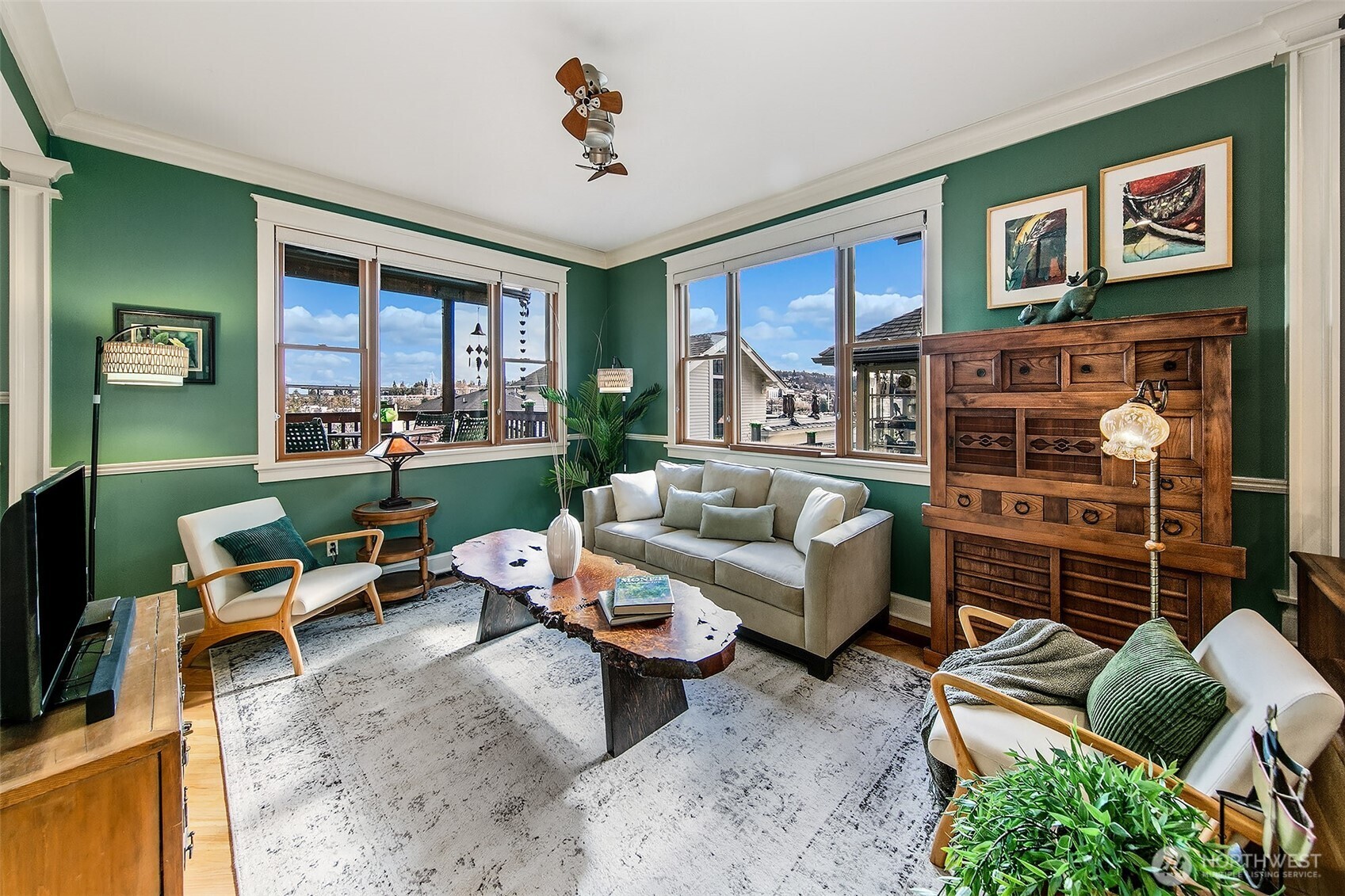 3532 Meridian Avenue North Seattle, WA 98103 - Photo 4 of 40