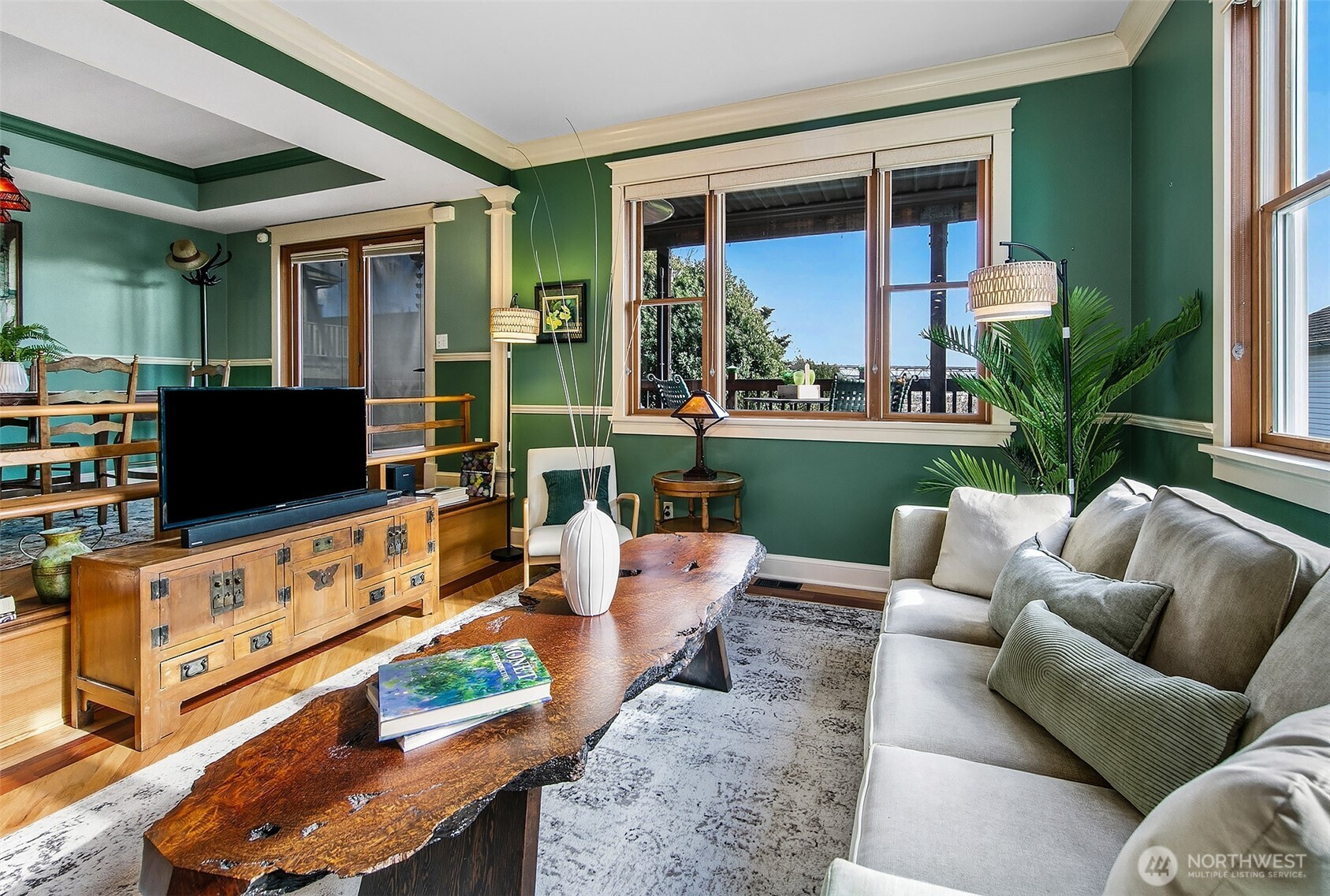 3532 Meridian Avenue North Seattle, WA 98103 - Photo 5 of 40