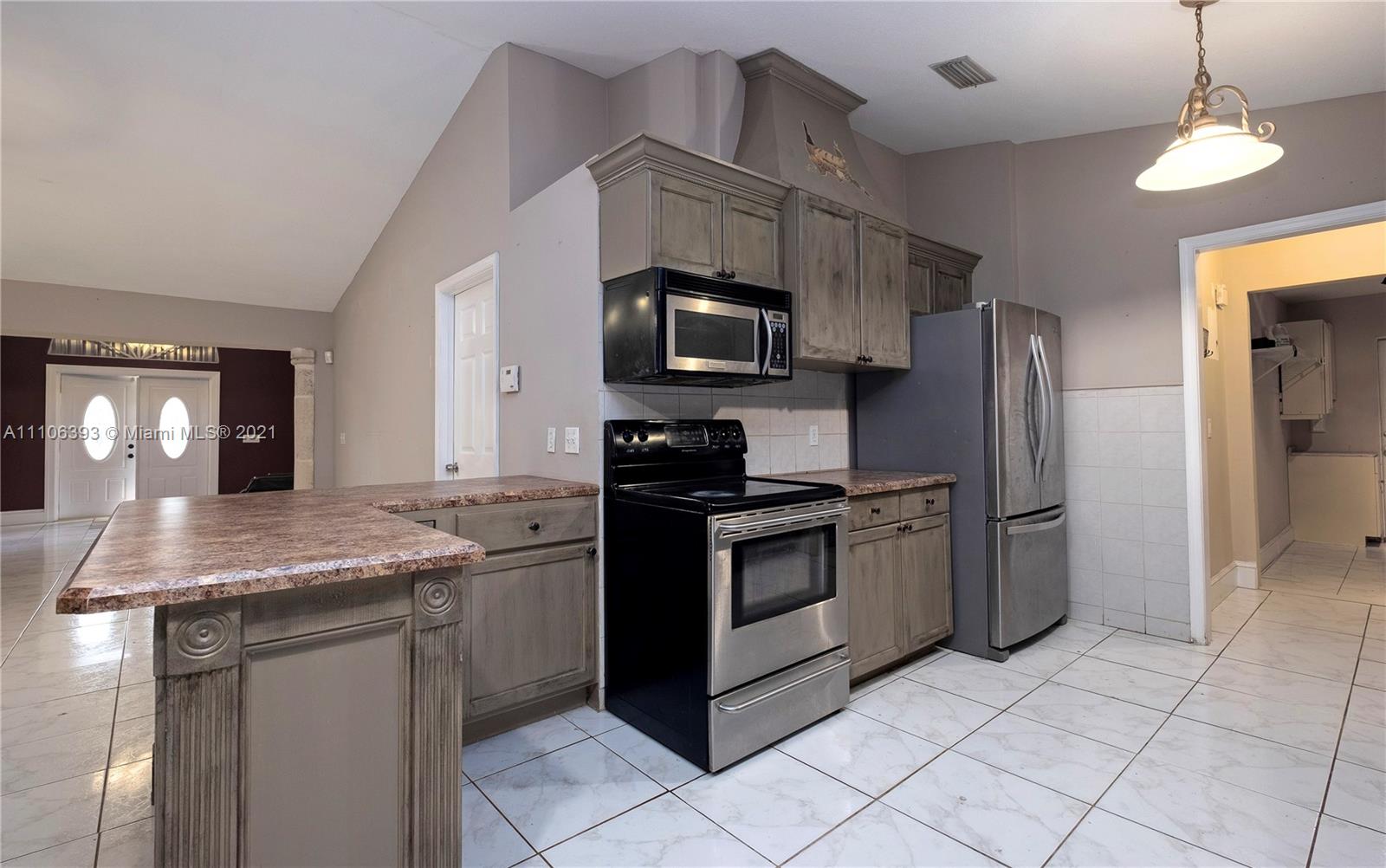 16369 93rd Road North Loxahatchee, FL 33470 - Photo 5 of 19 Gallery Image 5