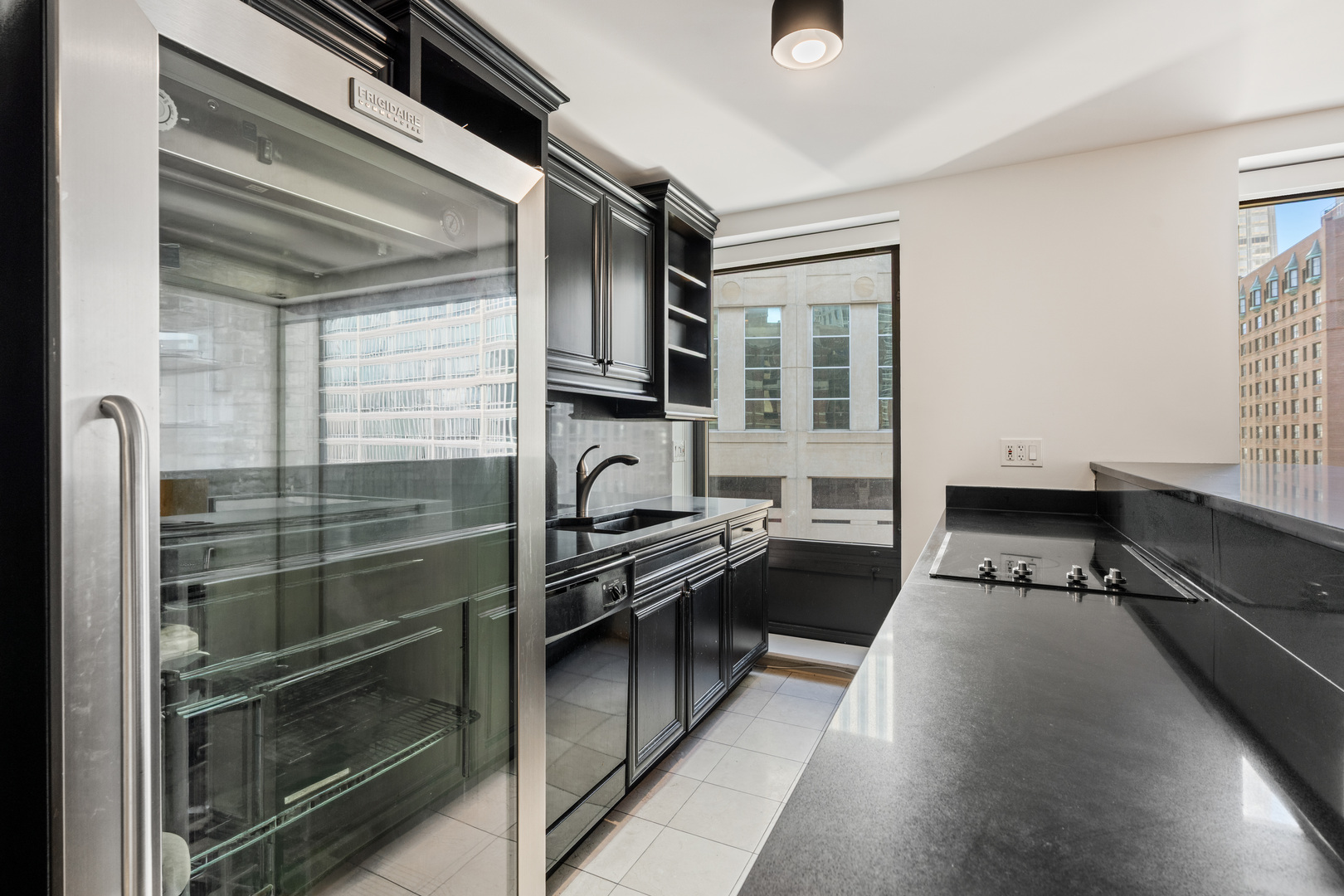 40 East Delaware Place, Unit 1502 Chicago, IL 60611 - Photo 10 of 25