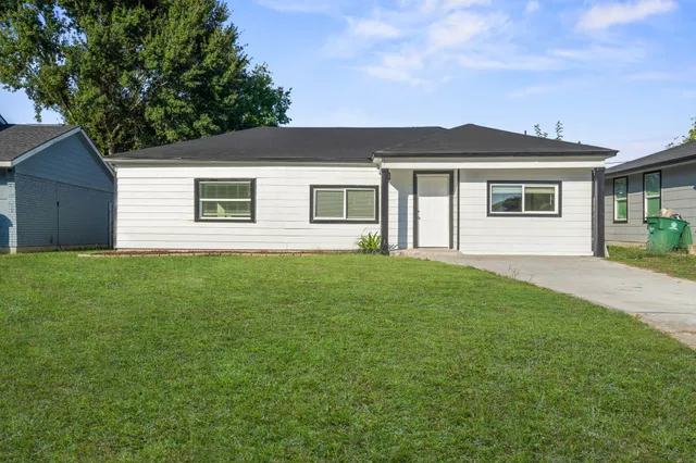 $1,750 | 10602 Buffum Street, Houston, TX 77051