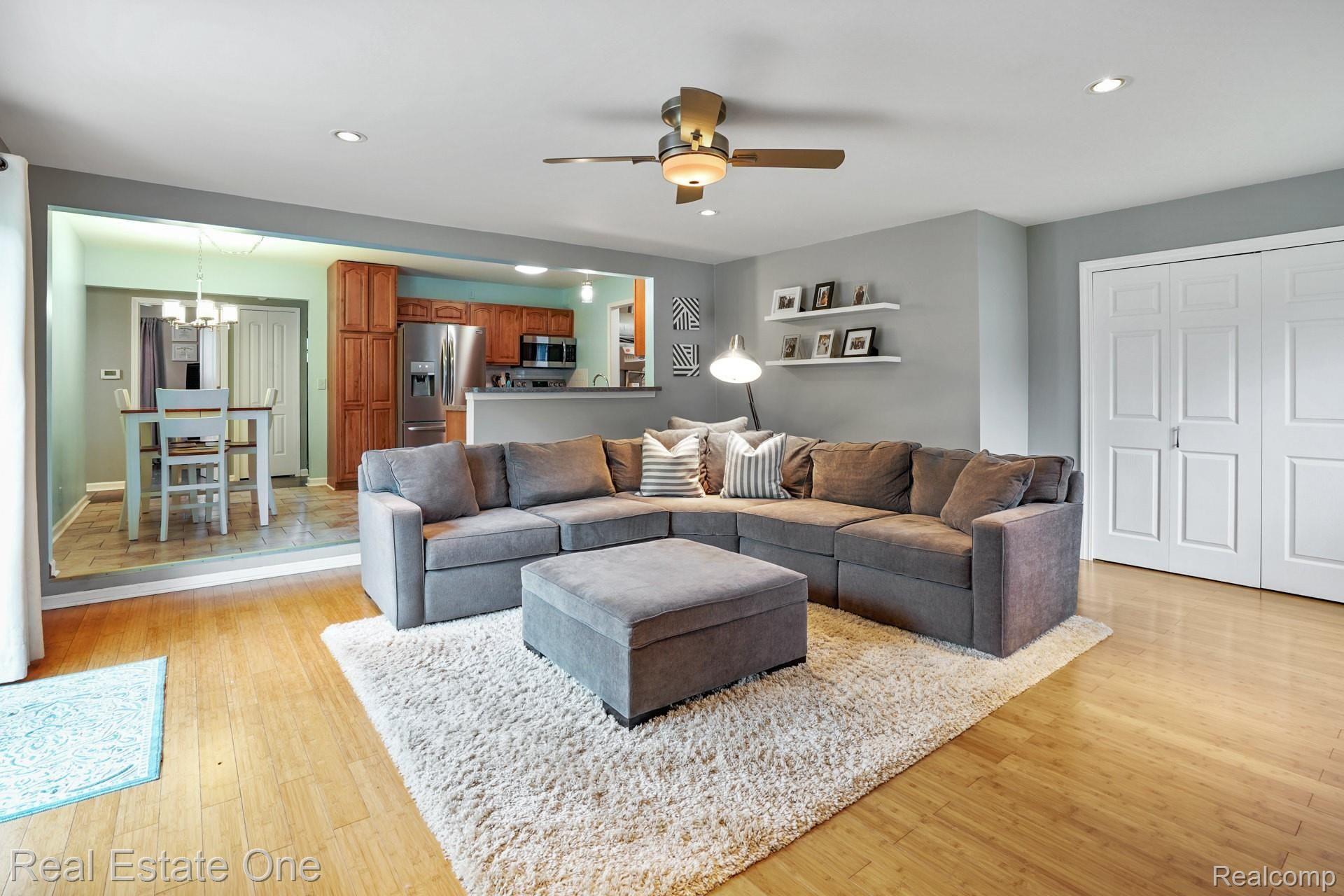 2350 Emmons Avenue Rochester, MI 48307 - Photo 10 of 29 2350-Emmons-Ave-13.jpg