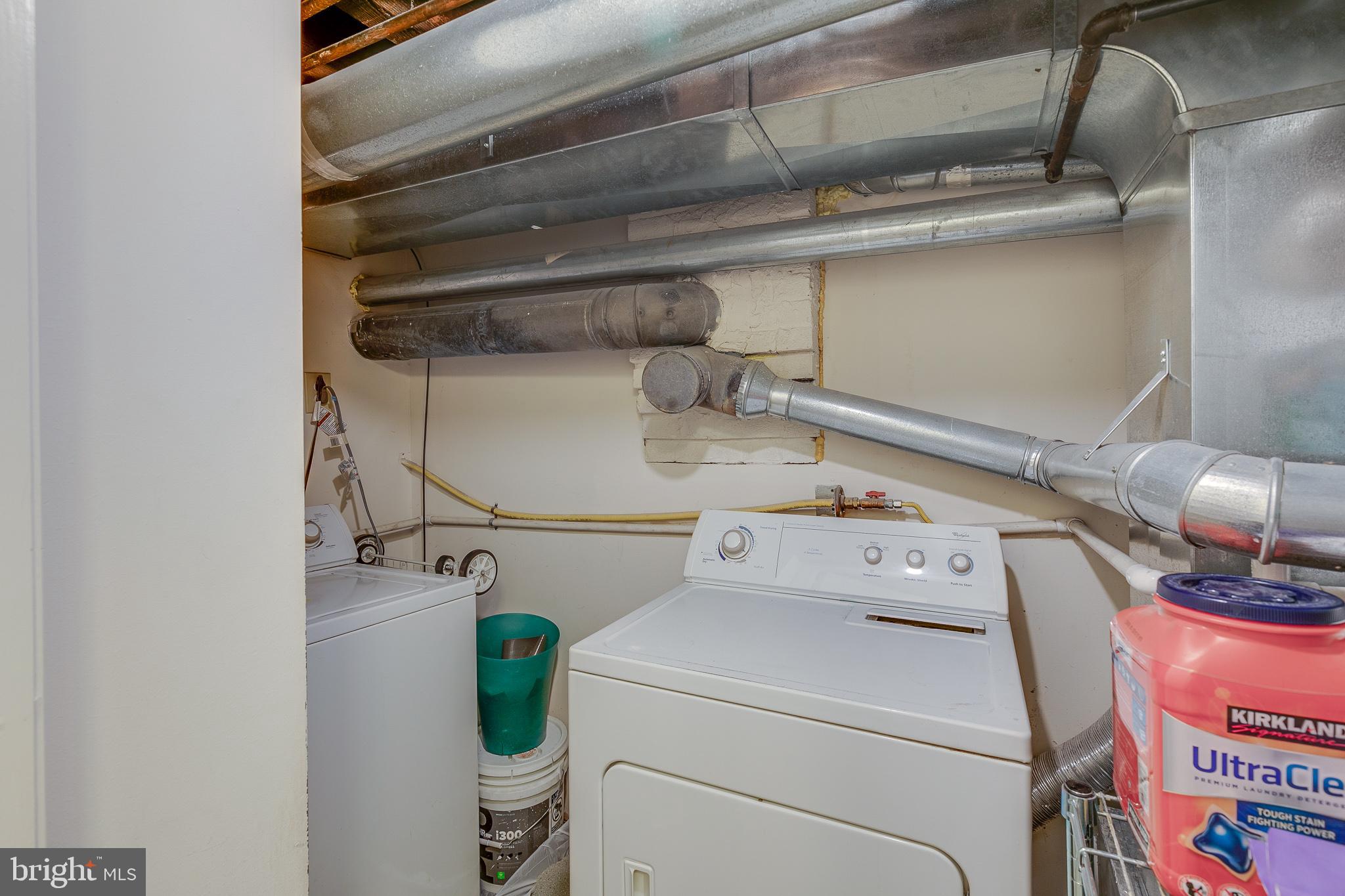 1004 Christian Street Philadelphia, PA 19147 - Photo 29 of 34 a utility room with dryer and washer