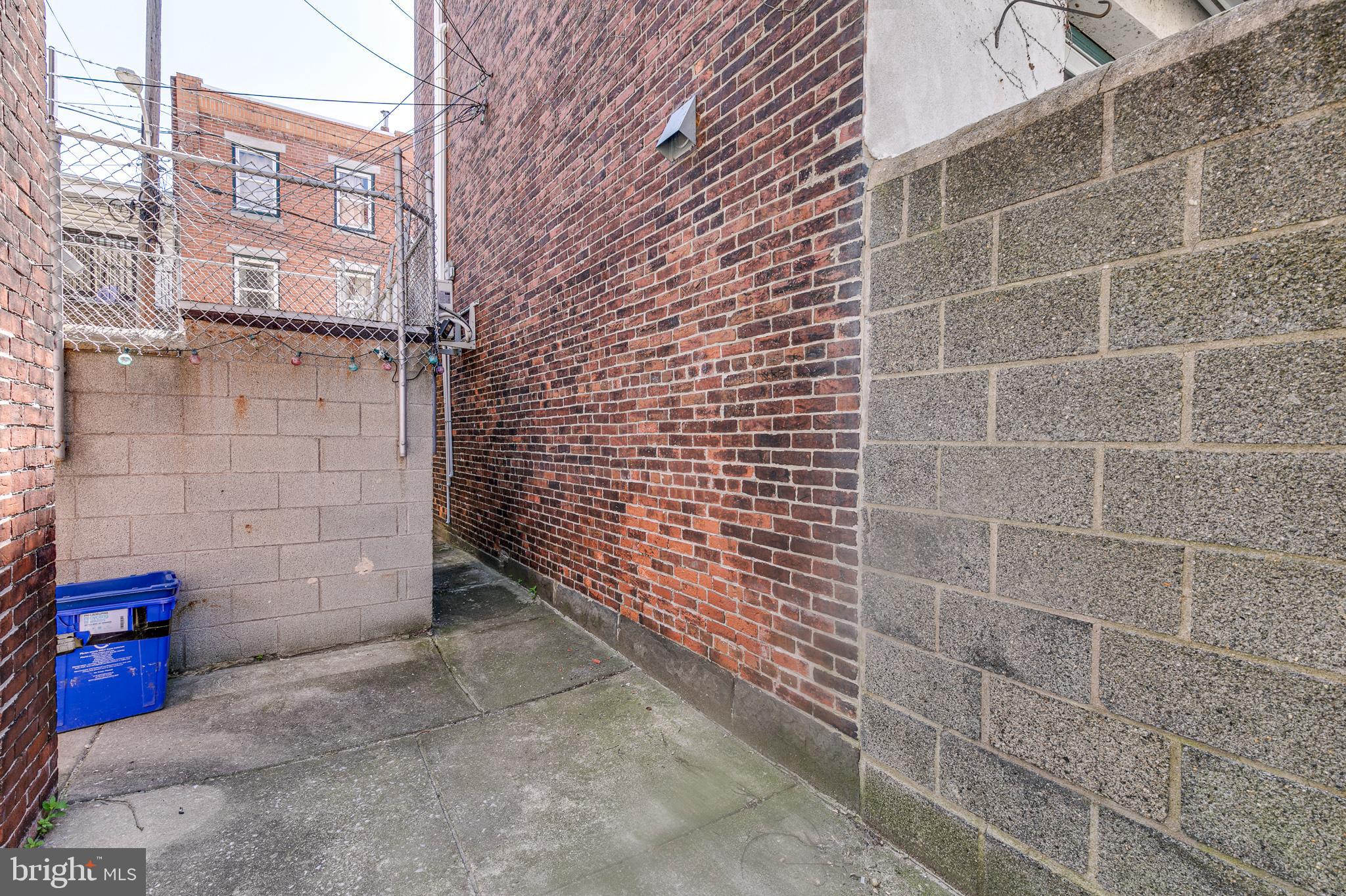 1004 Christian Street Philadelphia, PA 19147 - Photo 32 of 34 a bathroom with a shower