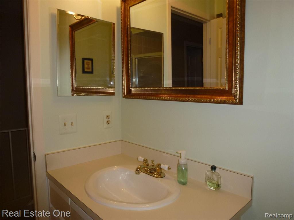 570 Tennyson, Unit 78 Rochester Hills, MI 48307 - Photo 29 of 35