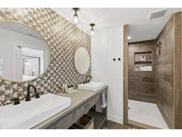 $815,000 | 9245 Trout Place, Gleneden Beach, OR 97388