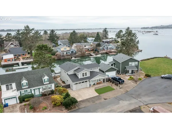 $815,000 | 9245 Trout Place, Gleneden Beach, OR 97388