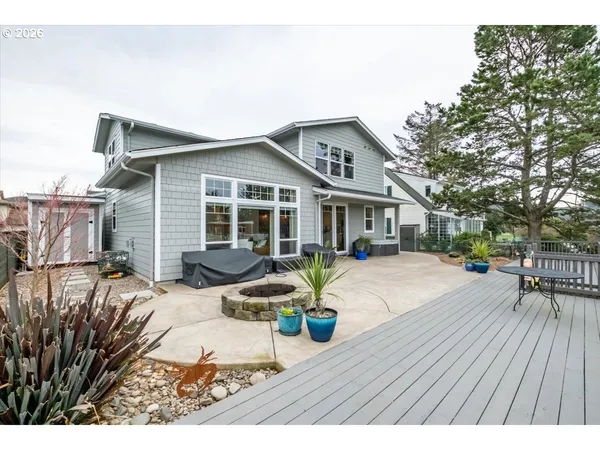 $815,000 | 9245 Trout Place, Gleneden Beach, OR 97388