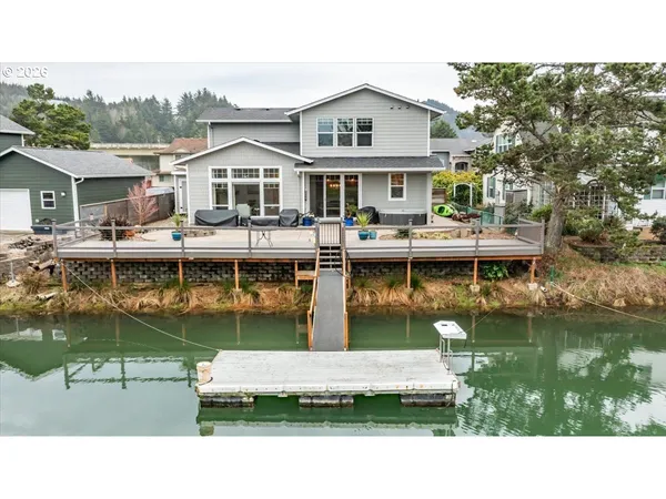 $815,000 | 9245 Trout Place, Gleneden Beach, OR 97388