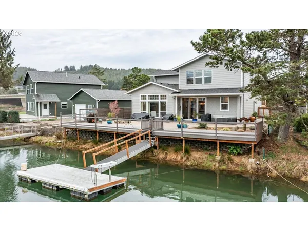 $815,000 | 9245 Trout Place, Gleneden Beach, OR 97388