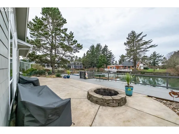 $815,000 | 9245 Trout Place, Gleneden Beach, OR 97388