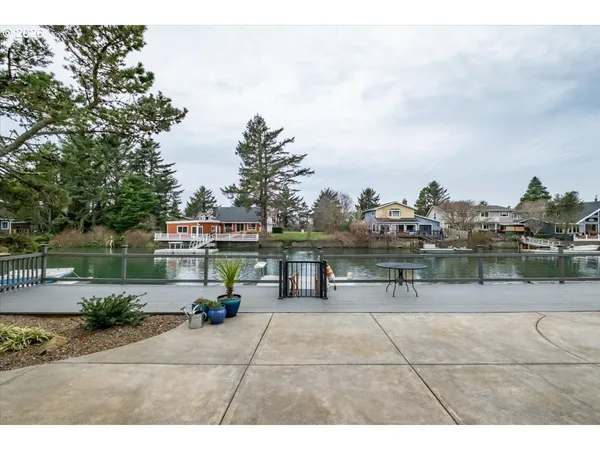 $815,000 | 9245 Trout Place, Gleneden Beach, OR 97388
