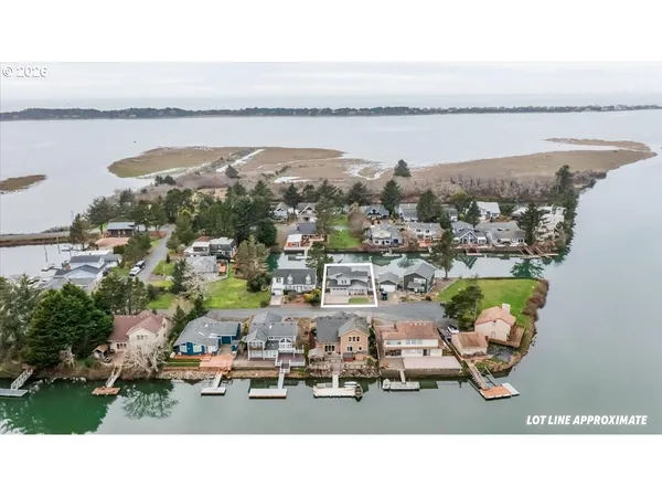 $815,000 | 9245 Trout Place, Gleneden Beach, OR 97388