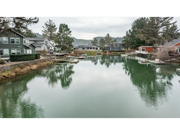 $815,000 | 9245 Trout Place, Gleneden Beach, OR 97388