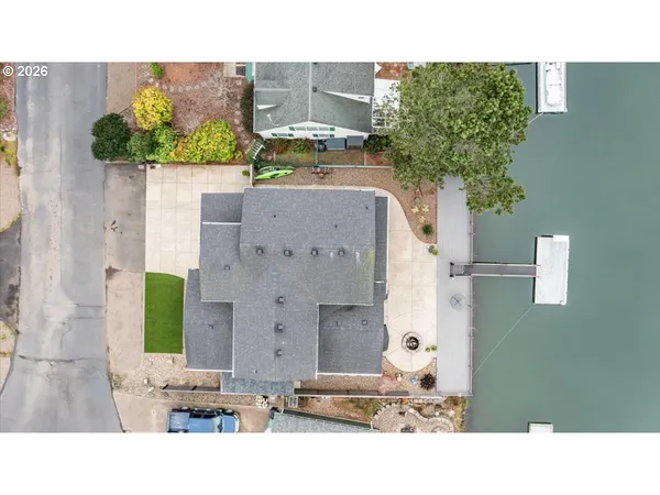 $815,000 | 9245 Trout Place, Gleneden Beach, OR 97388