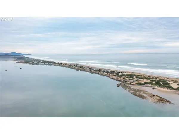 $815,000 | 9245 Trout Place, Gleneden Beach, OR 97388