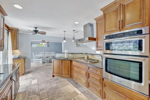 $5,000 | 925 Northeast 25th Avenue, Pompano Beach, FL 33062