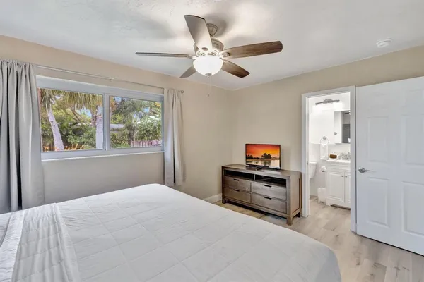 $5,000 | 925 Northeast 25th Avenue, Pompano Beach, FL 33062