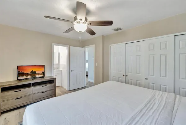 $5,000 | 925 Northeast 25th Avenue, Pompano Beach, FL 33062