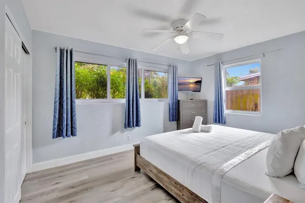 $5,000 | 925 Northeast 25th Avenue, Pompano Beach, FL 33062