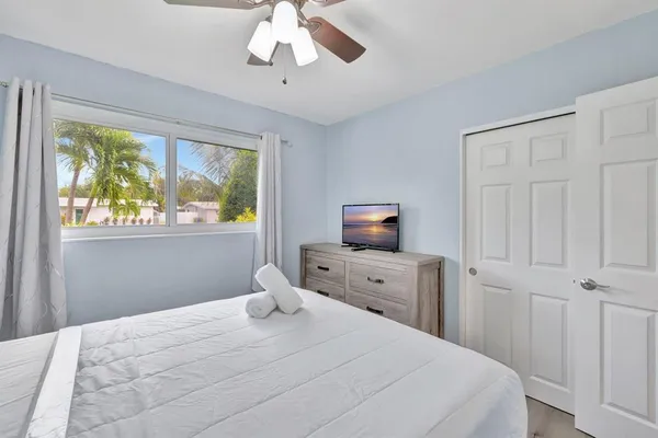 $5,000 | 925 Northeast 25th Avenue, Pompano Beach, FL 33062