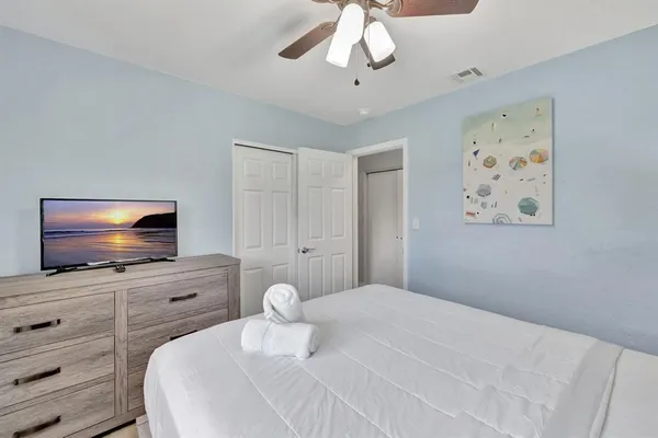 $5,000 | 925 Northeast 25th Avenue, Pompano Beach, FL 33062