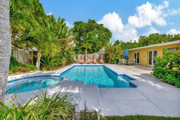 $5,000 | 925 Northeast 25th Avenue, Pompano Beach, FL 33062