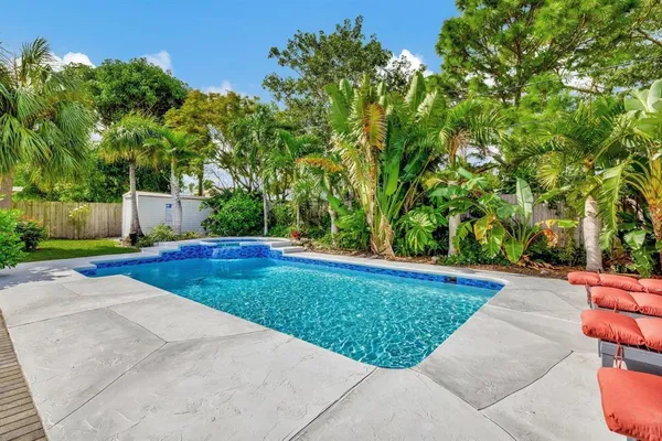 $5,000 | 925 Northeast 25th Avenue, Pompano Beach, FL 33062