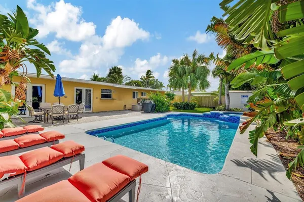 $5,000 | 925 Northeast 25th Avenue, Pompano Beach, FL 33062