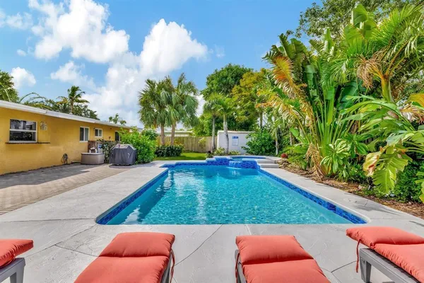 $5,000 | 925 Northeast 25th Avenue, Pompano Beach, FL 33062