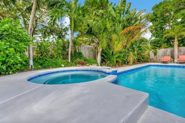$5,000 | 925 Northeast 25th Avenue, Pompano Beach, FL 33062
