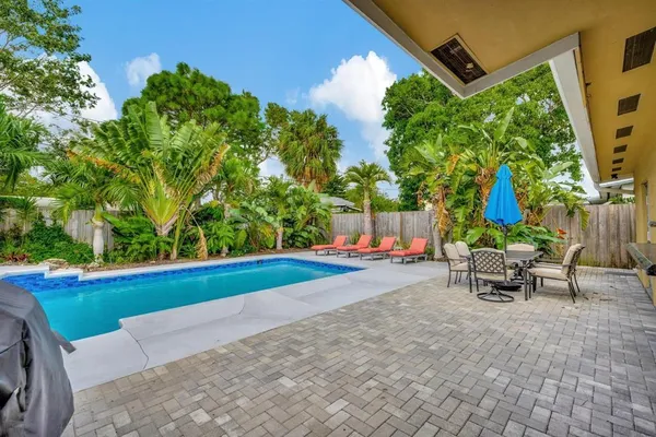 $5,000 | 925 Northeast 25th Avenue, Pompano Beach, FL 33062