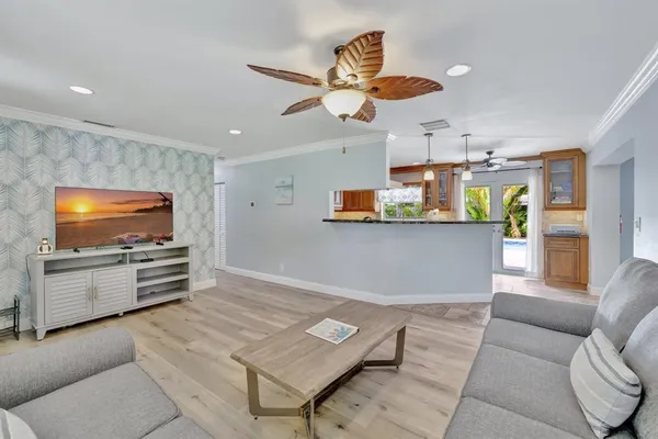 $5,000 | 925 Northeast 25th Avenue, Pompano Beach, FL 33062