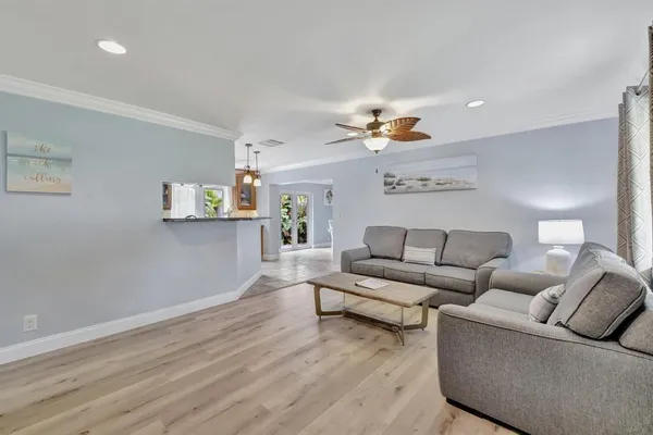 $5,000 | 925 Northeast 25th Avenue, Pompano Beach, FL 33062