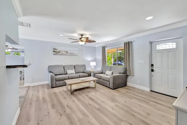 $5,000 | 925 Northeast 25th Avenue, Pompano Beach, FL 33062