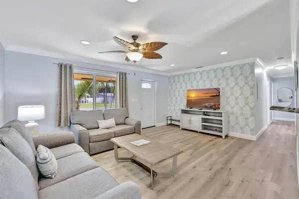 $5,000 | 925 Northeast 25th Avenue, Pompano Beach, FL 33062