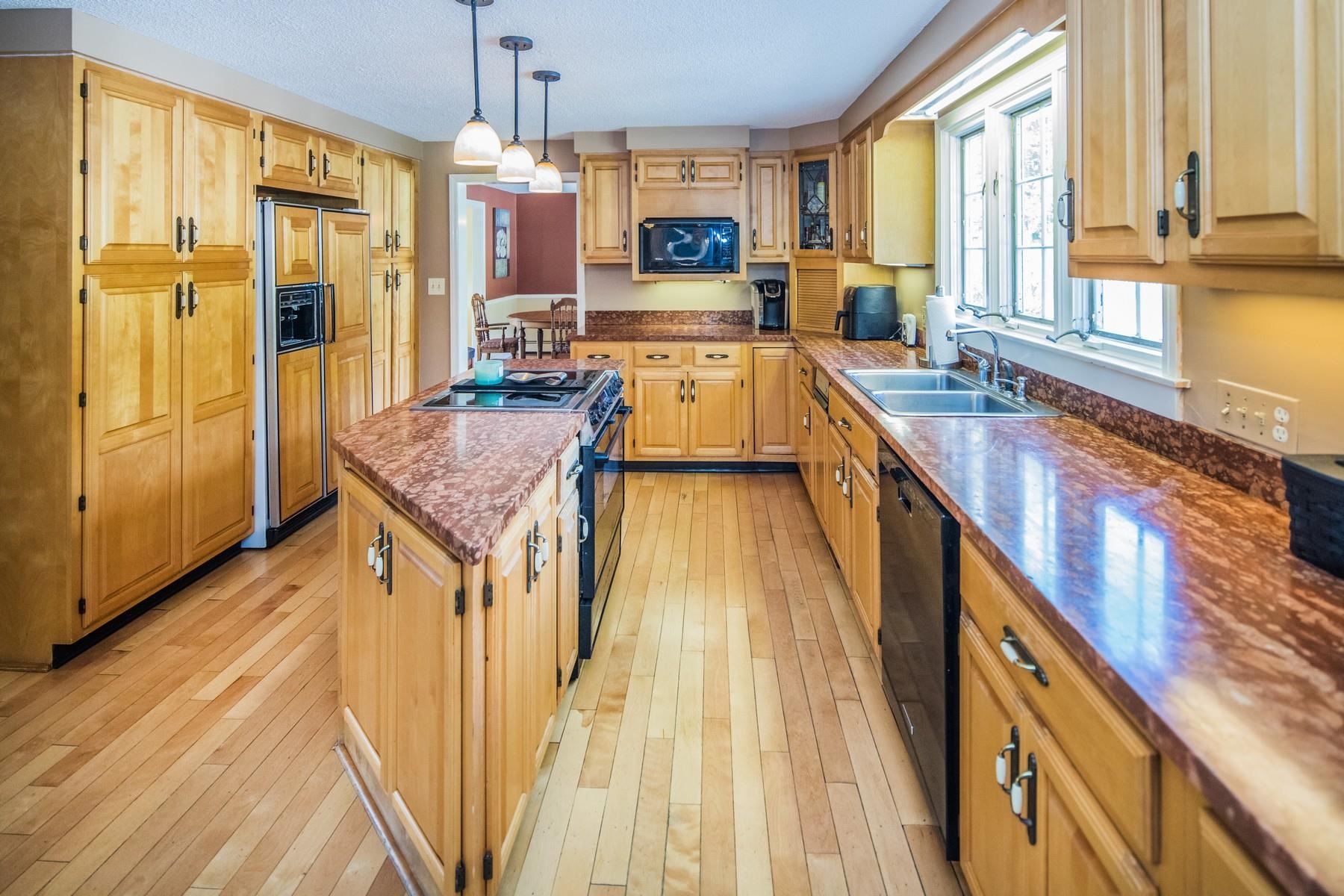 16 Grandview Terrace Rutland, VT 05701 - Photo 13 of 36