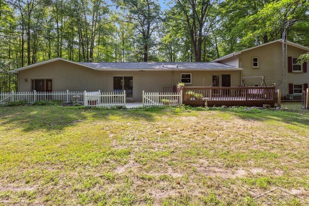 640 East Wheeler Road Midland, MI 48640 - Photo 31 of 41 50152677-8fab4fa6-49a4-44d8-8688-7d090cb0f55e.JPG