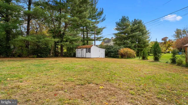 a house view with a outdoor space