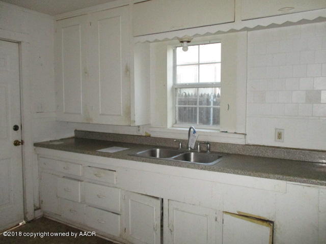 3606 South Polk Street Amarillo, TX 79110 - Photo 11 of 15 kitchen v 2