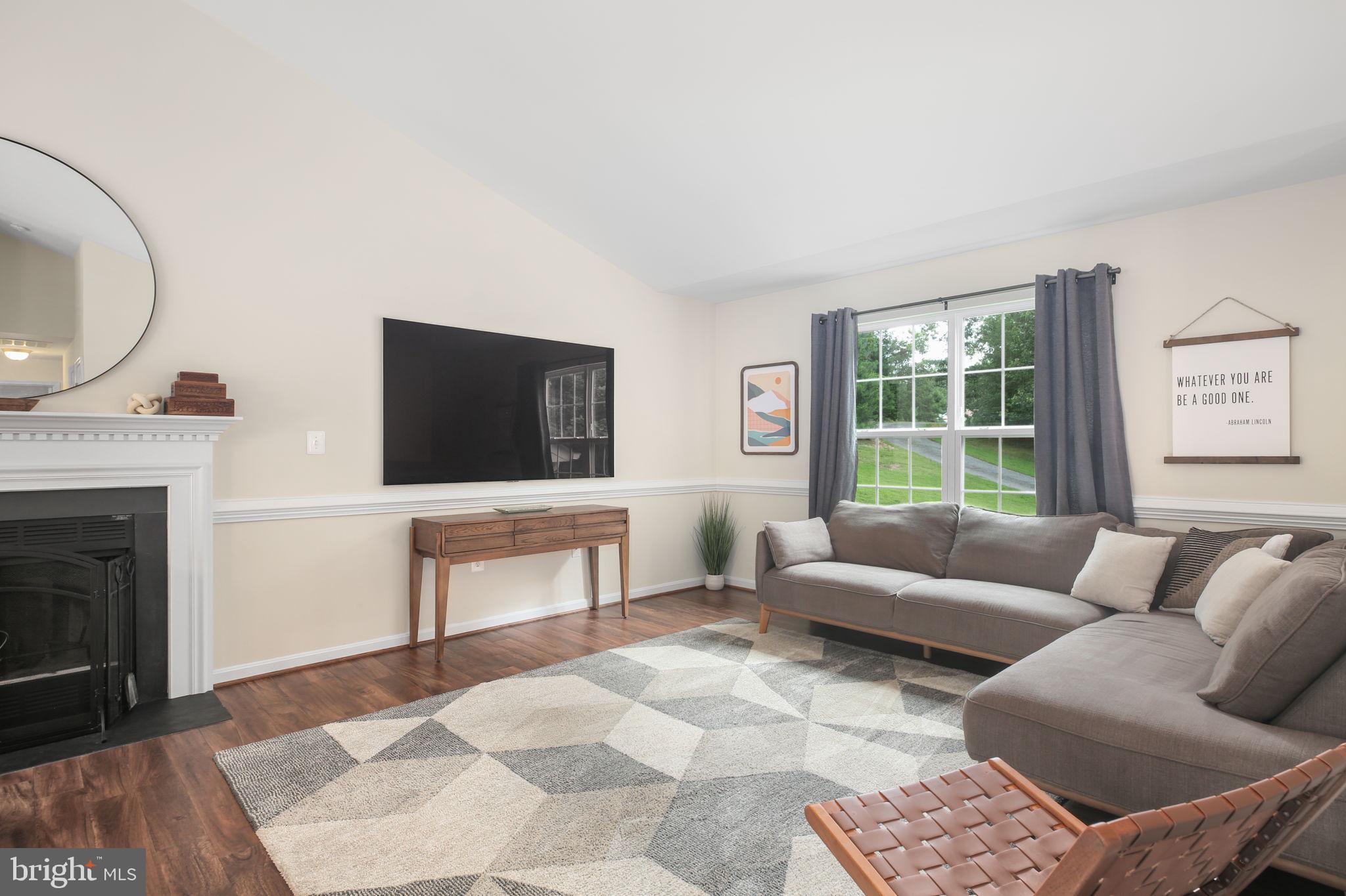 11263 Dahlgren Road King George, VA 22485 - Photo 3 of 47 Living room