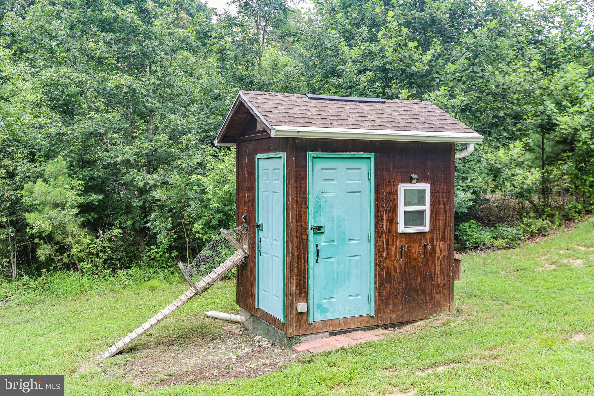 11263 Dahlgren Road King George, VA 22485 - Photo 44 of 47 Chicken coop
