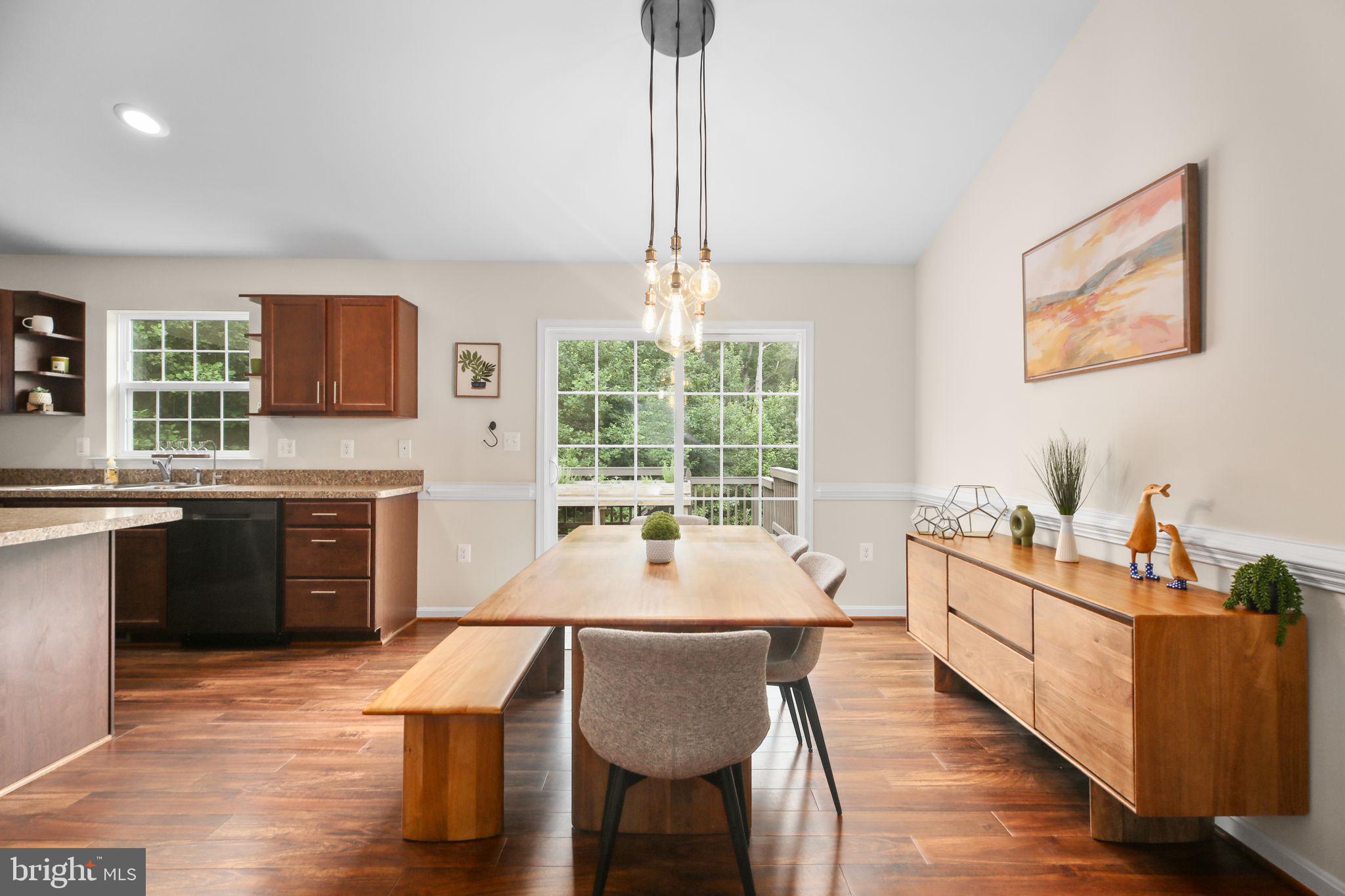11263 Dahlgren Road King George, VA 22485 - Photo 7 of 47 Dining area