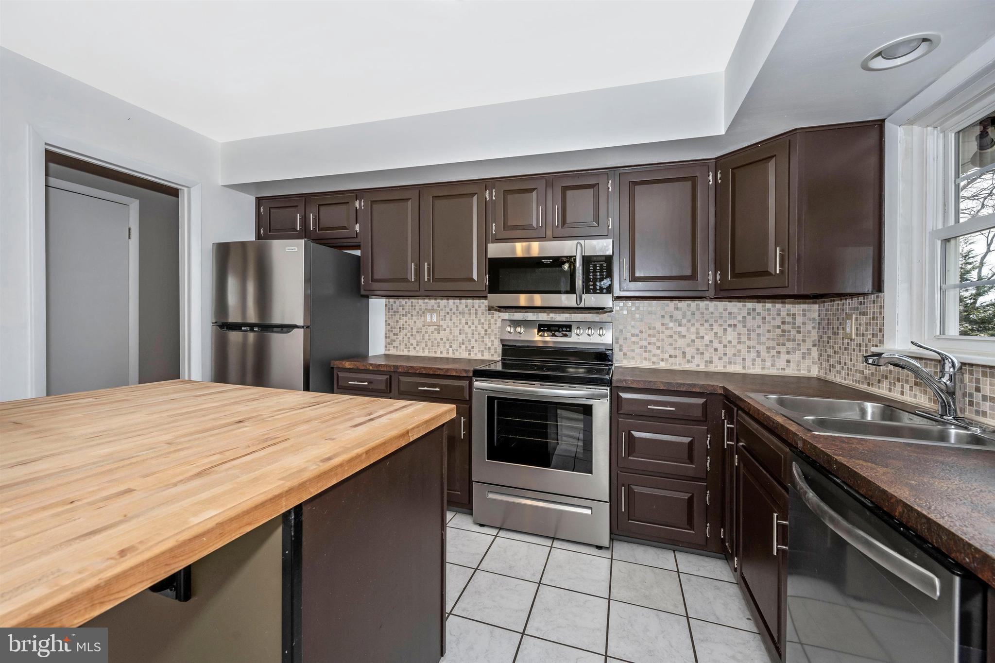 2908 Timber Ridge Drive Mount Airy, MD 21771 - Photo 17 of 60 Updated Kitchen