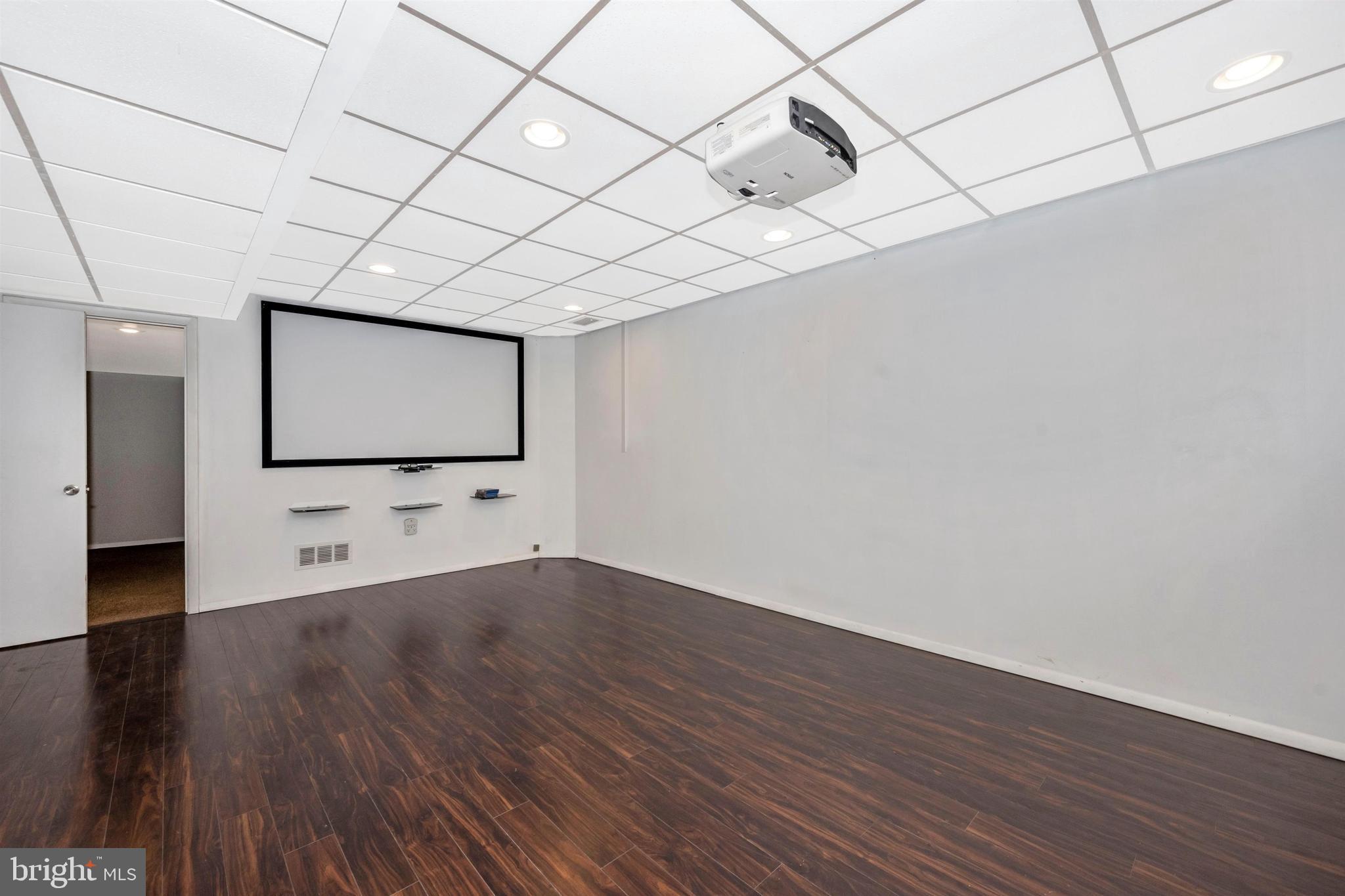 2908 Timber Ridge Drive Mount Airy, MD 21771 - Photo 36 of 60 Projector and Screen Convey