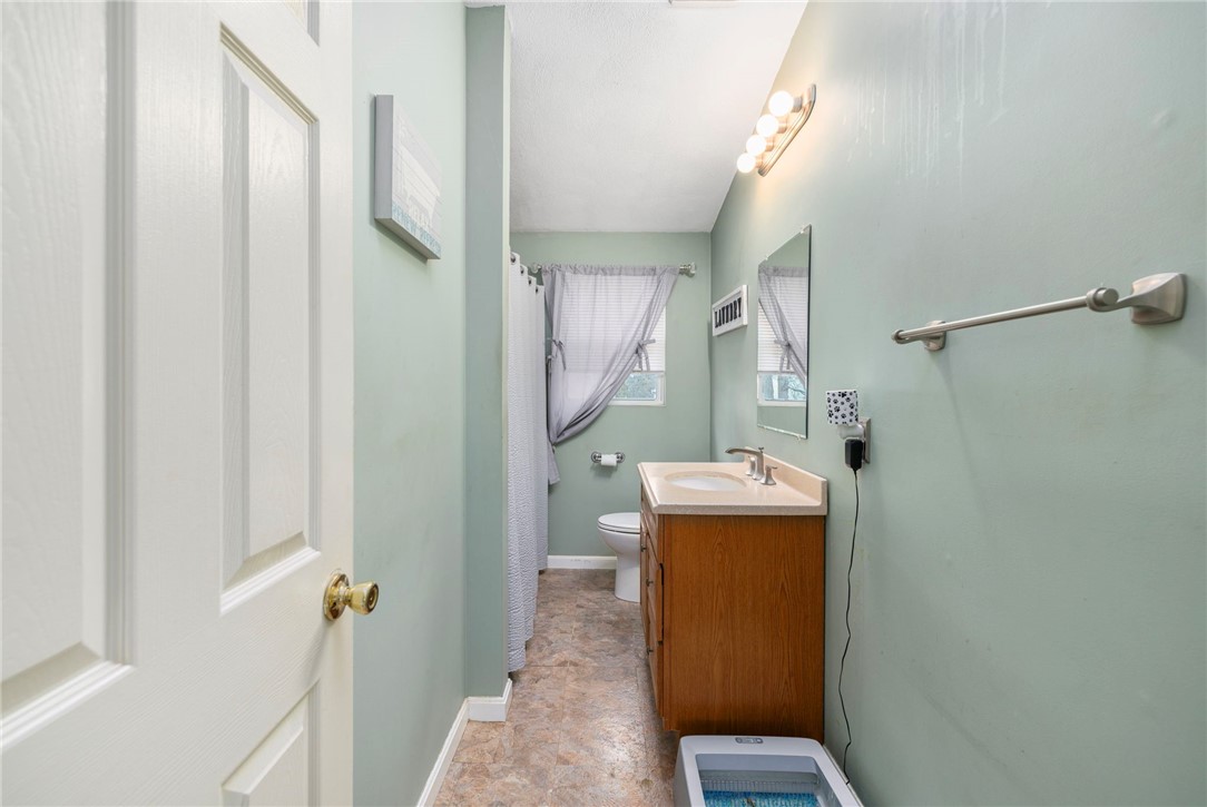 39 Mohawk Street Coventry, RI 02816 - Photo 13 of 24