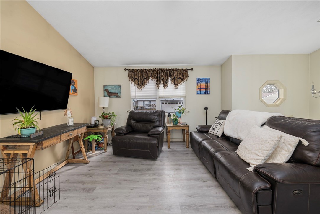 39 Mohawk Street Coventry, RI 02816 - Photo 7 of 24