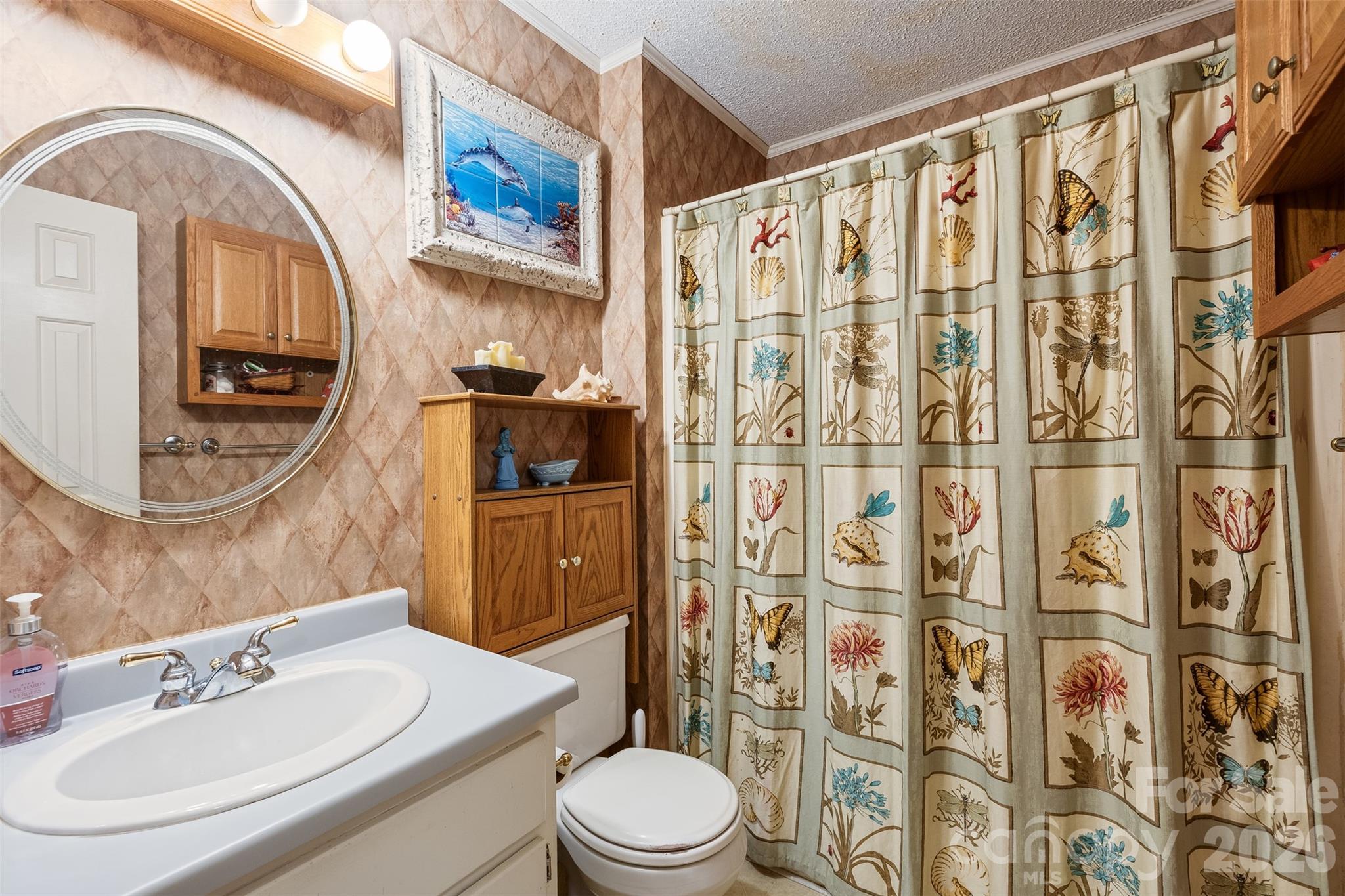 188 Oak Forest Circle Gaffney, SC 29341 - Photo 13 of 24 a bathroom with a sink a toilet and shower