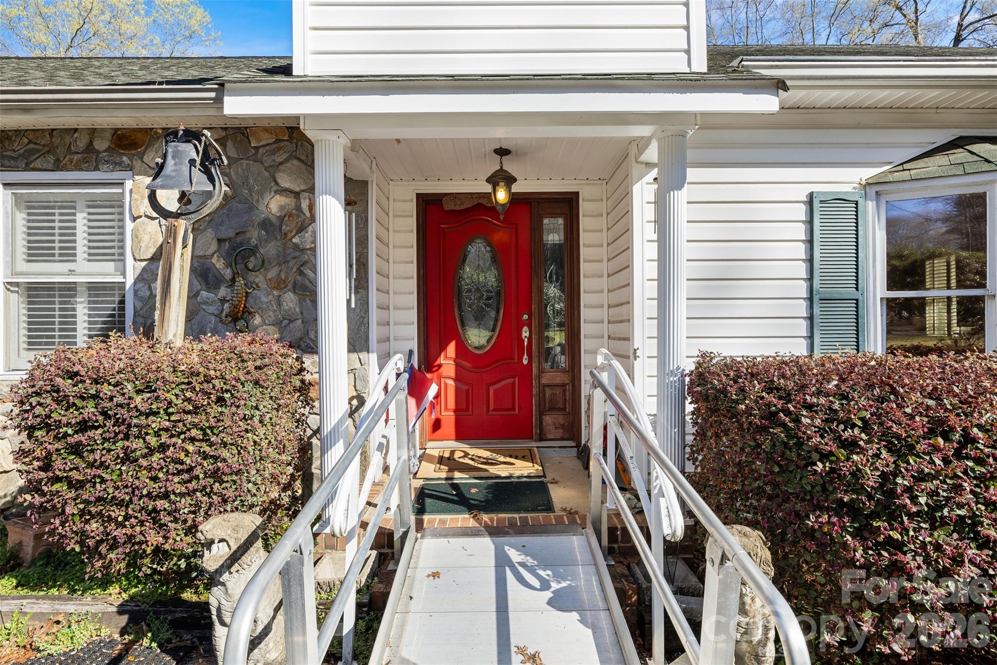 188 Oak Forest Circle Gaffney, SC 29341 - Photo 4 of 24 a view of a entryway door of the house