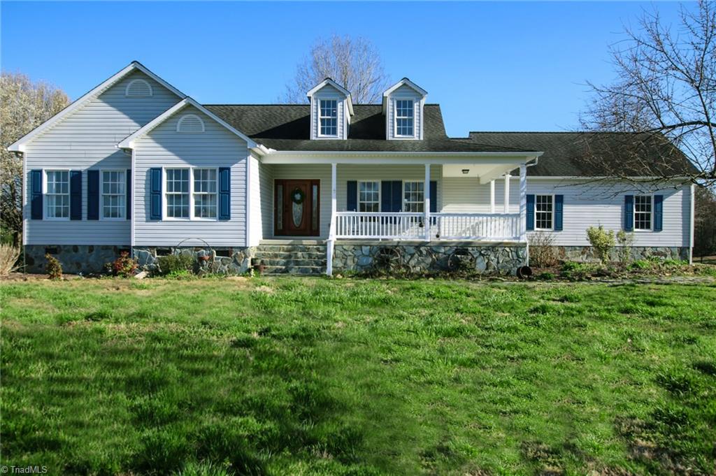 9252 Riverside Road Seagrove, NC 27341 - Photo 3 of 30